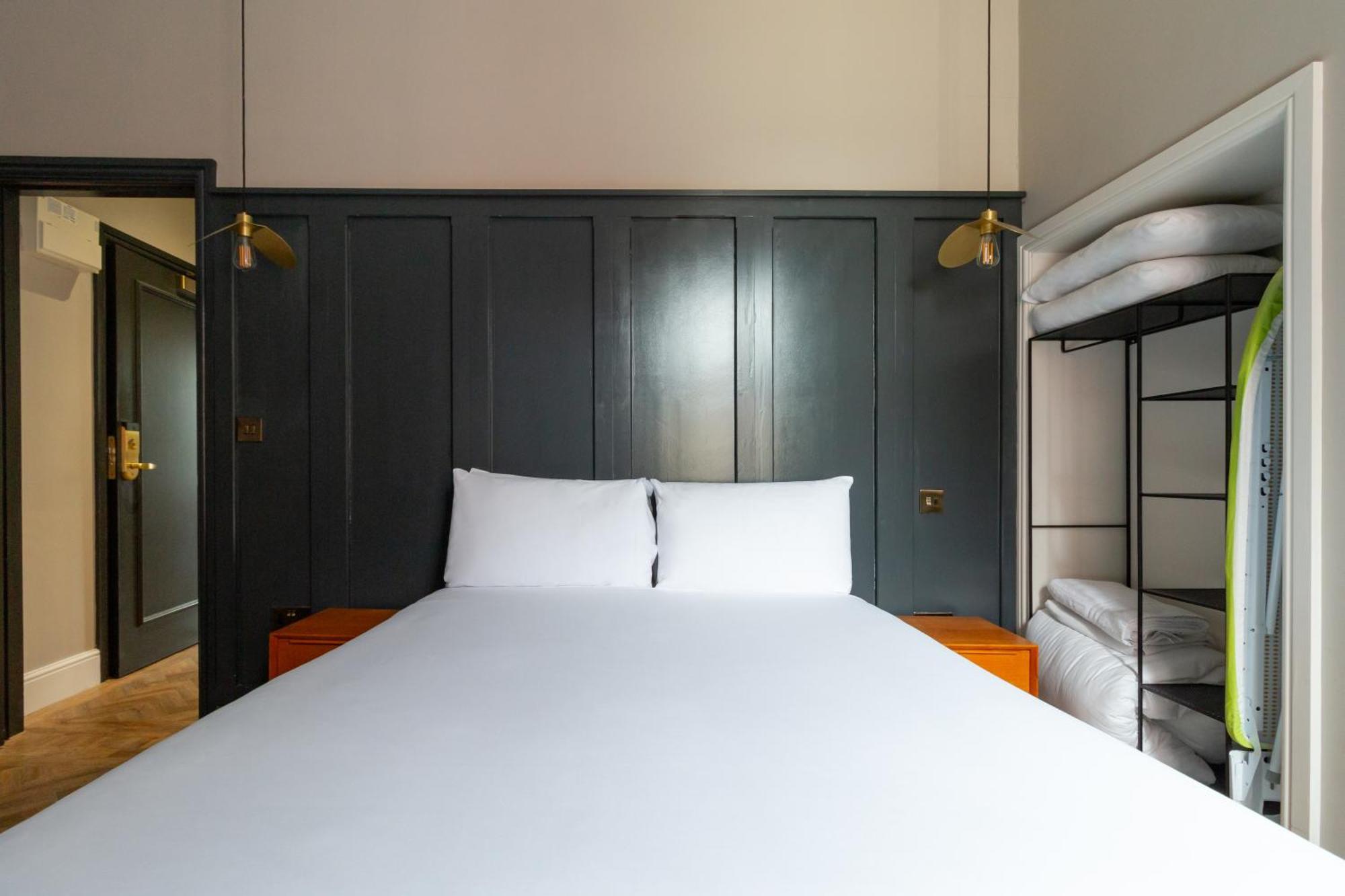 Hy Lytham St Anne'S Lejlighedshotel Lytham St Annes Eksteriør billede A room at the hotel