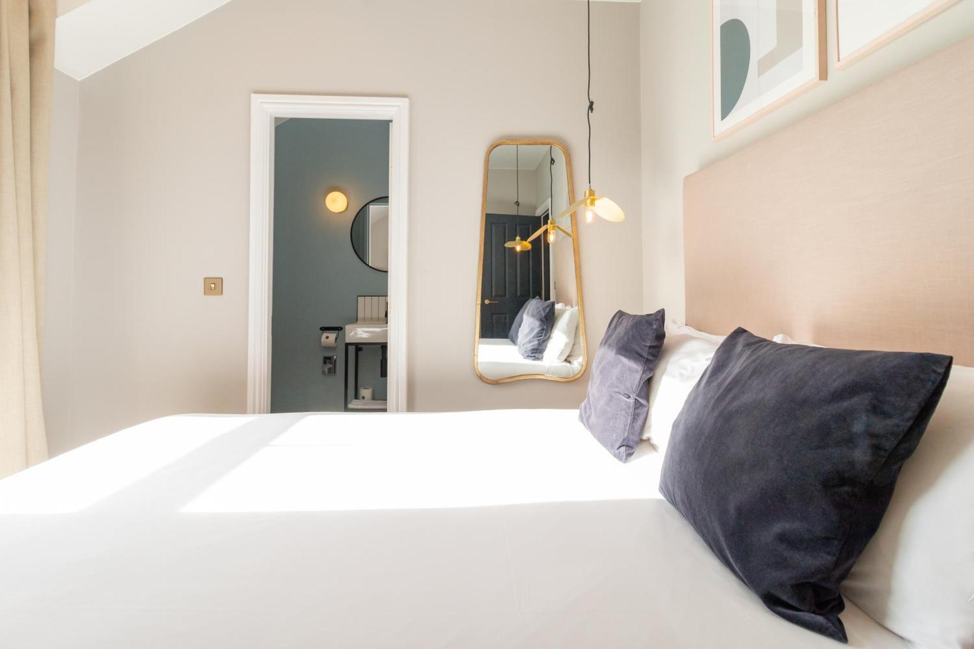 Hy Lytham St Anne'S Lejlighedshotel Lytham St Annes Eksteriør billede A bedroom at the hotel