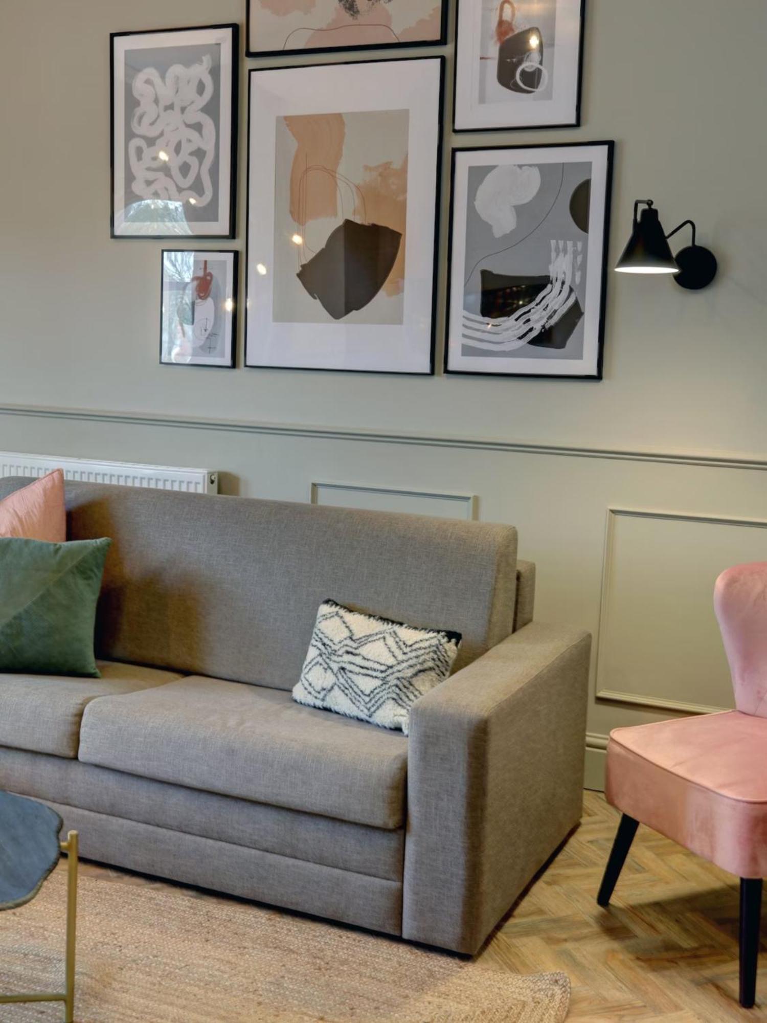 Hy Lytham St Anne'S Lejlighedshotel Lytham St Annes Eksteriør billede A wall light