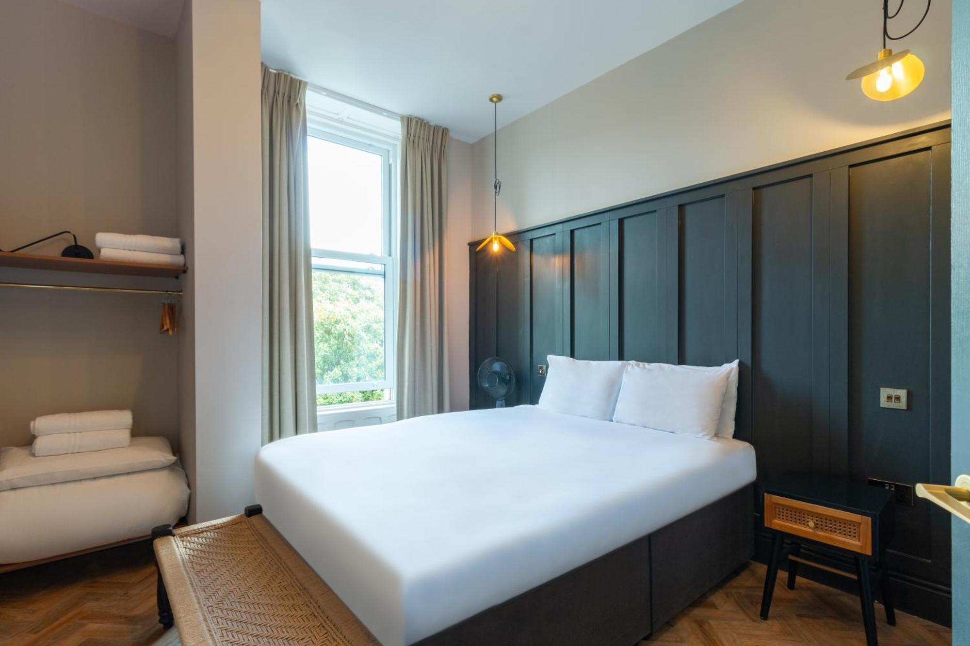 Hy Lytham St Anne'S Lejlighedshotel Lytham St Annes Eksteriør billede A bedroom at the hotel